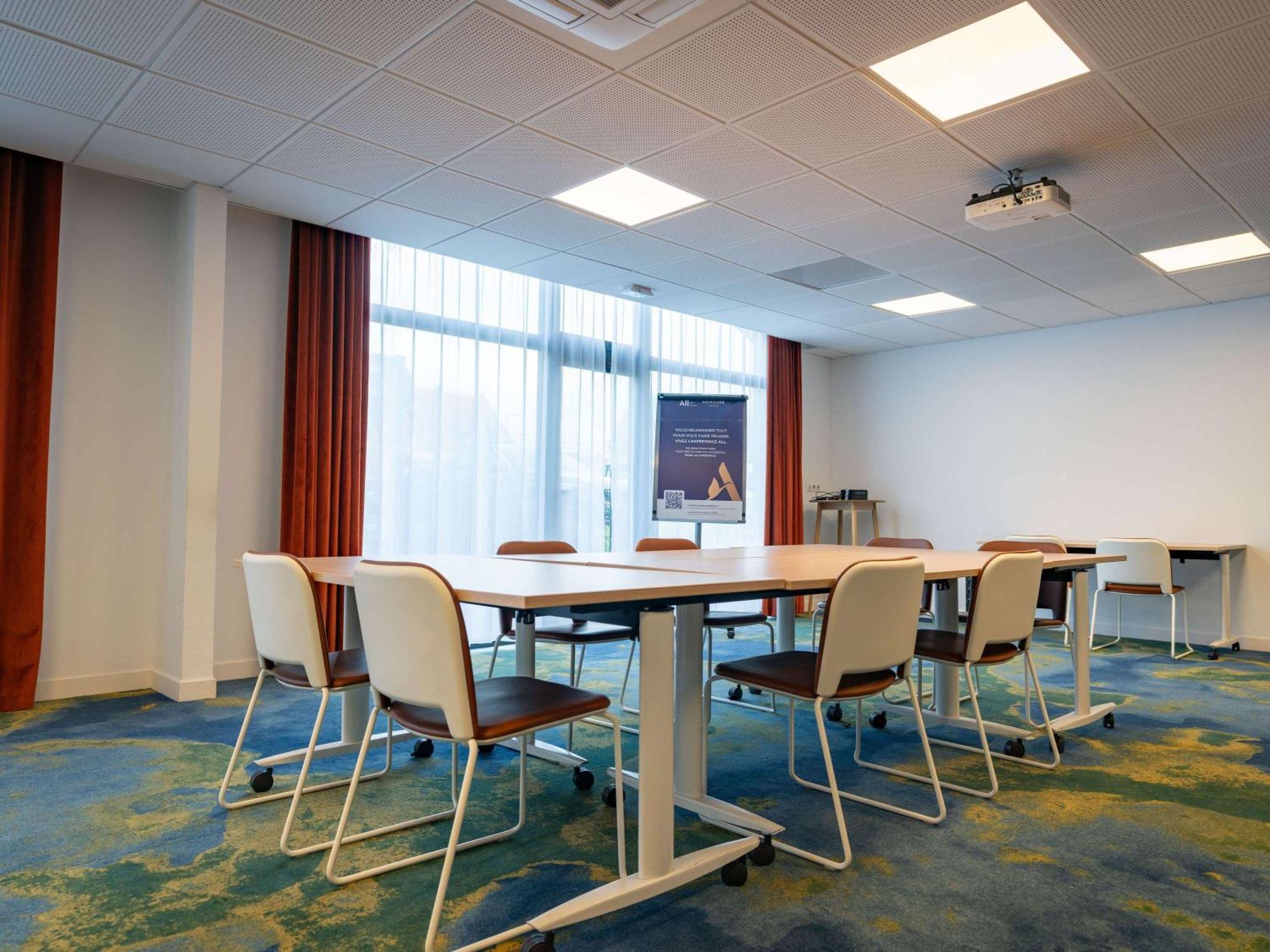 Mercure Saint Omer Centre Gare Exteriör bild
